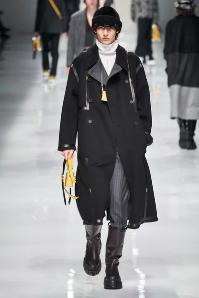 Look 15